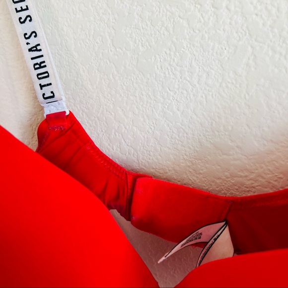Victoria’s Secret Red & White Logo Strap T-Shirt Lightly Lined Demi Bra - Picture 8 of 10